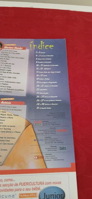 Duas revistas A Bruxinha de 2005