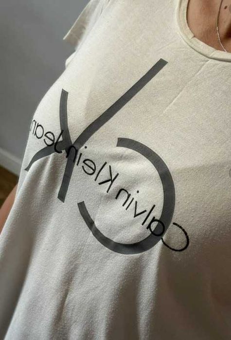 Biały t-shirt Calvin Klein L