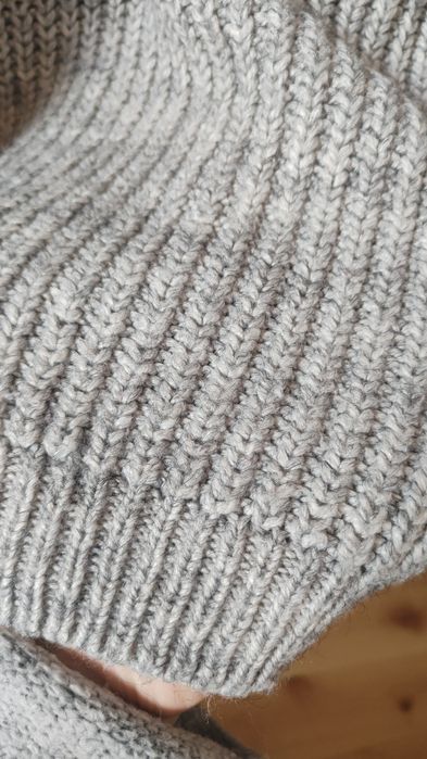 Piękny mięsisty sweter 36 s reserved zimowy ciepły