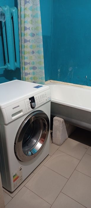 Здається 2х кімнатна простора квартира в центрі