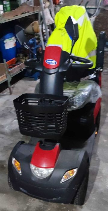 Cadeira de Rodas Elétrica (Scooter Comet Pro Vermelha)