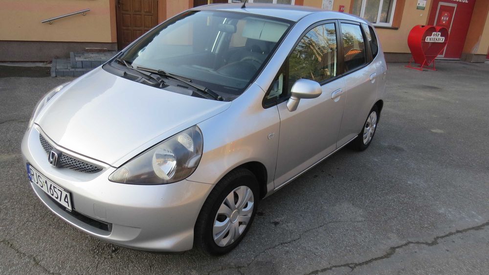 piekna swieżo sprowadzona stan idealny zarejestrowana