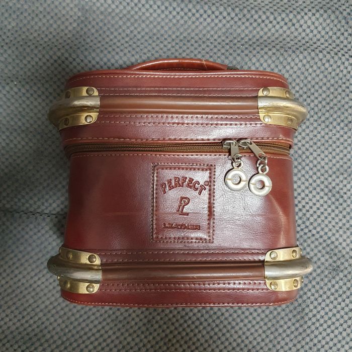 Винтажный дорожный бьюти-кейс, трейн-кейс, несессер "PERFECT LEATHER".