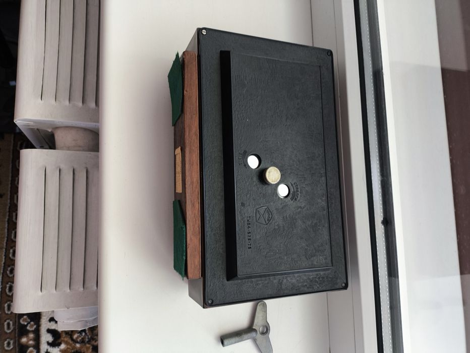 Часы янтарь в рабочем состоянии