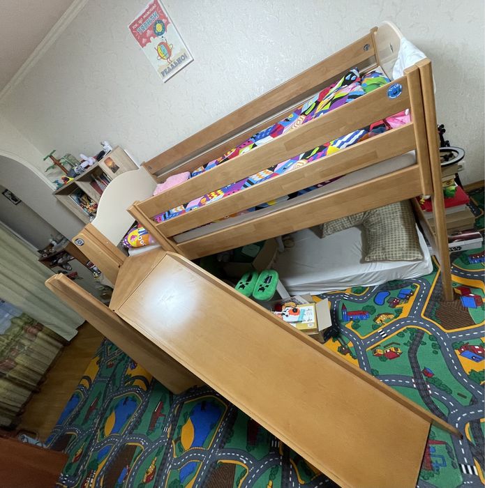 Кровать чердак буковая