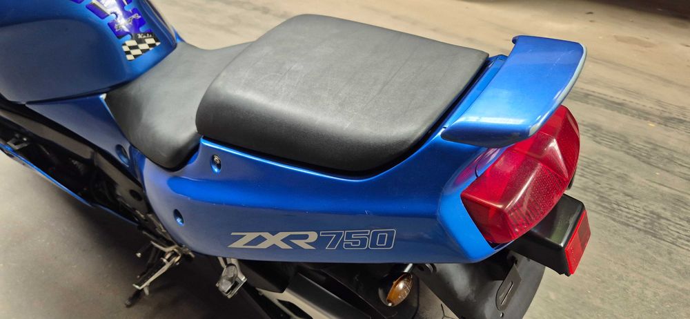Kawasaki zxr 750 J