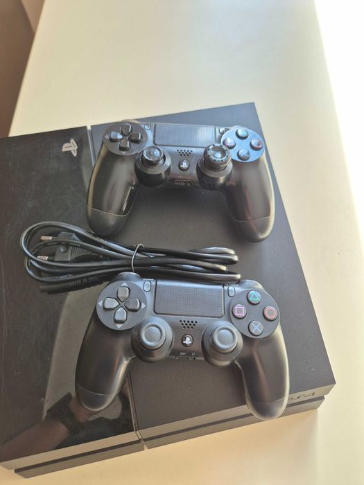 Ps4 500GB 2 pady 2 gry