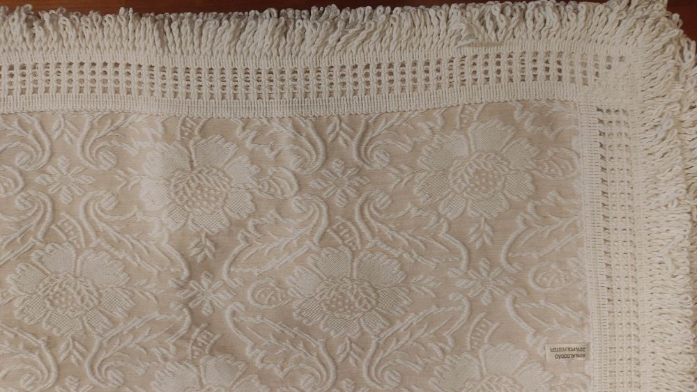 Bonita e nova colcha para cama casal