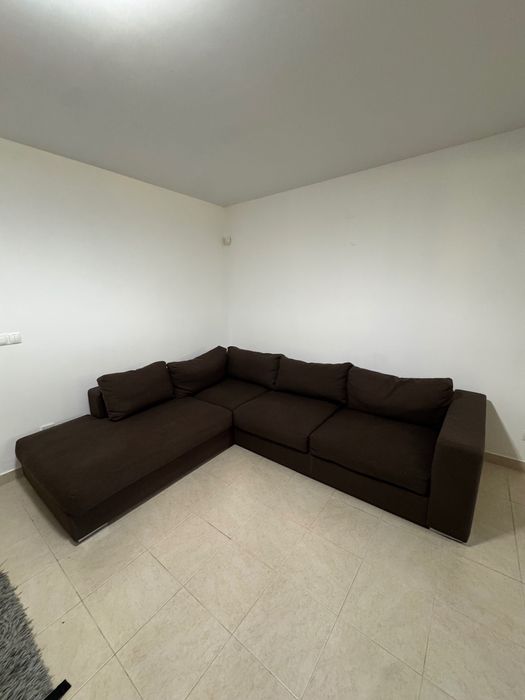 Sofá de Design BoConcept (L) + Mesa de Apoio em Madeira