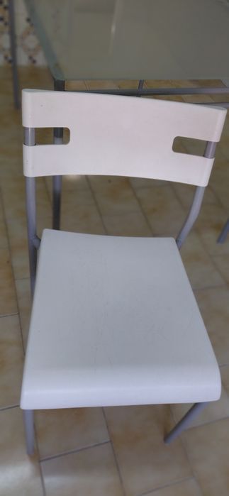 Mesa + 4 cadeiras