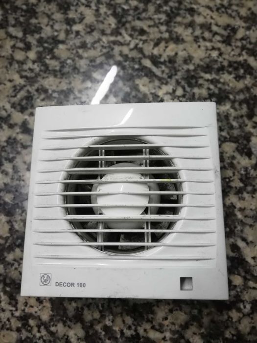 Extrator WC e tomadas eléctricas