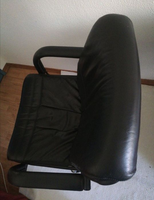 Cadeirão Executivo. Pele. Sem uso. Como Novo