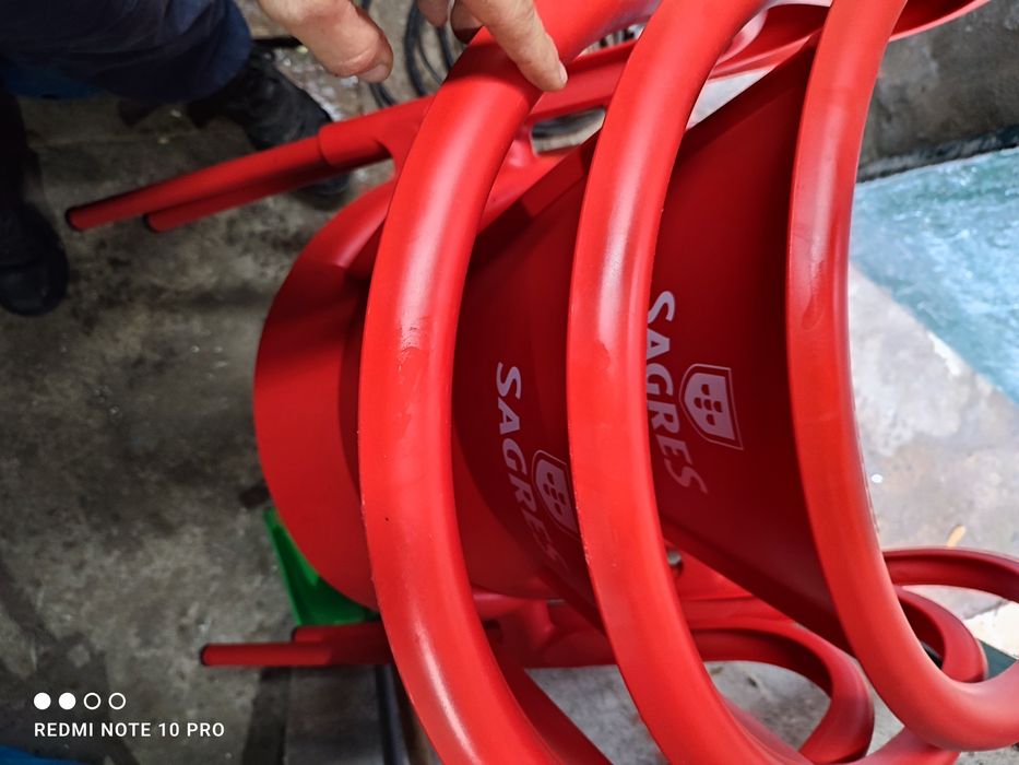 Cadeiras de esplanada.