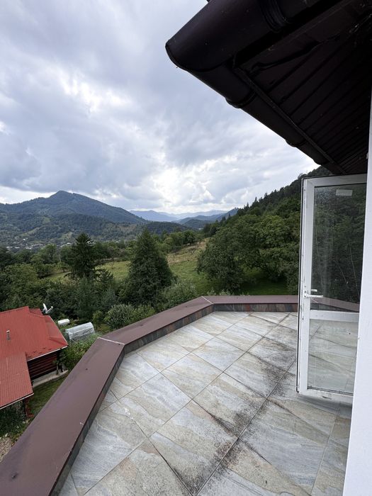 Будинок 421 м2 з ділянкою в с. Тюдів під житло чи готель