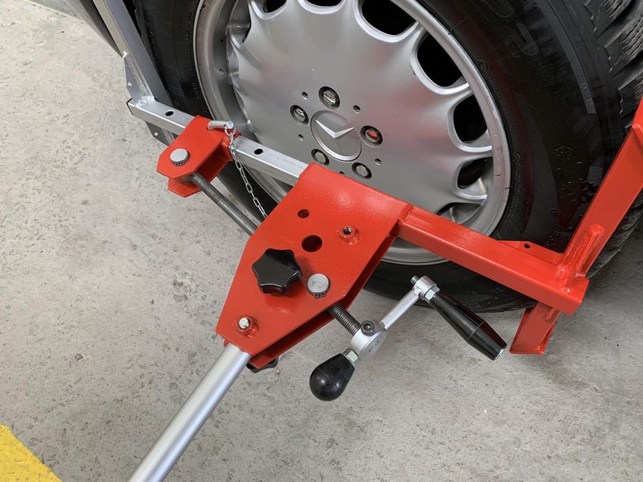 Ручной люфт-детектор диагностики автомобиля.