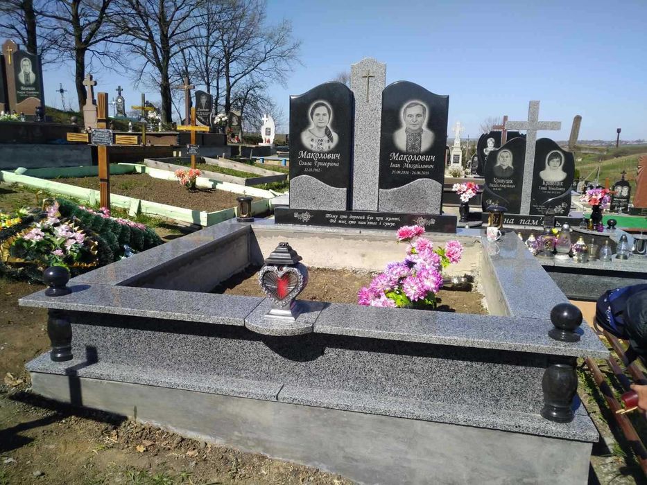 памяники з граніту