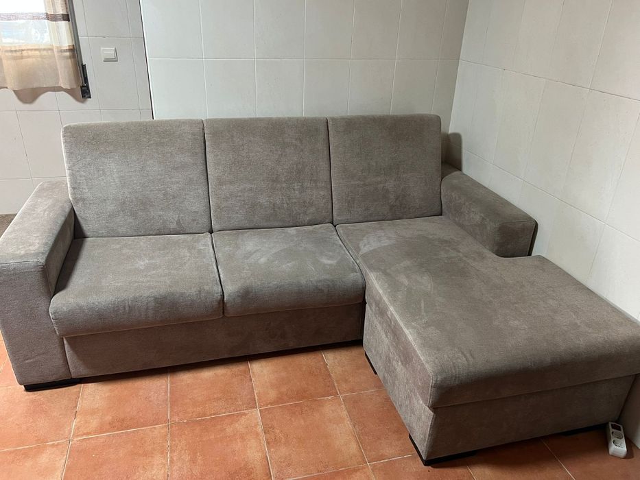 Sofá chaiselongue como novo