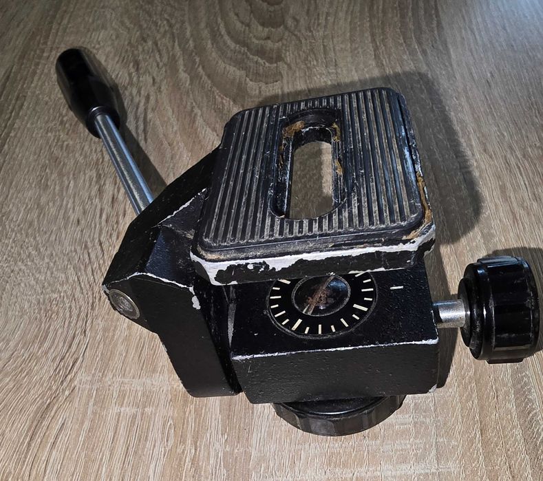Głowica PZO statywu fotograficznego . Lata 70/80te.