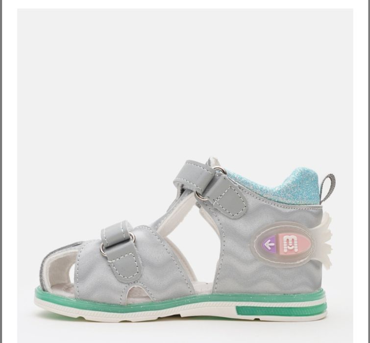 Продам дитячі босоніжки на дівчинку