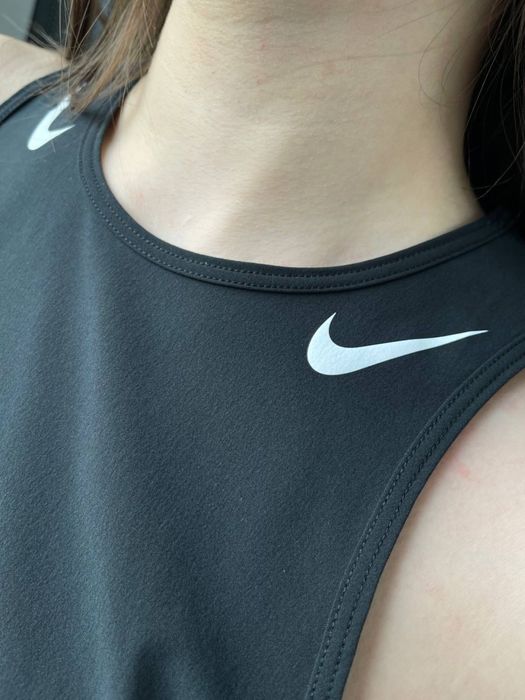 Жіноча майка Nike Arswft Dfadv Crop Tank (FN2713-010)