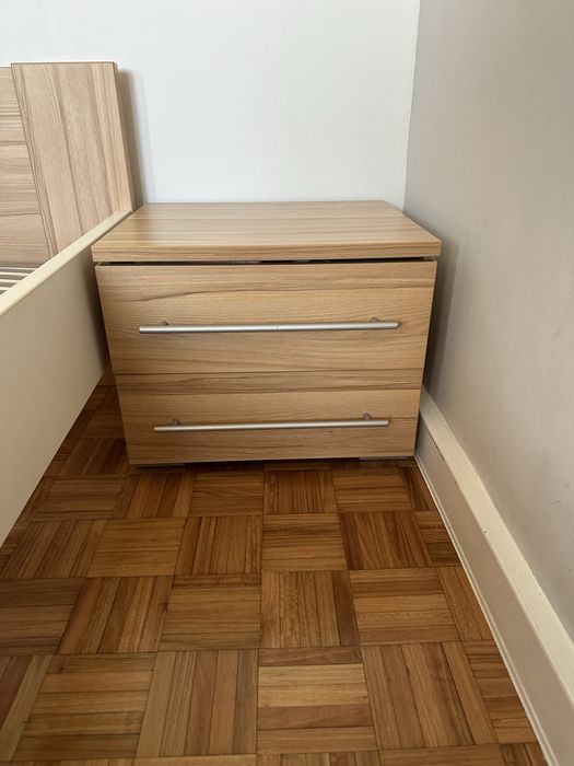 Vendo Cama de Solteiro em Madeira + Estrado + Mexa de Cabeceira