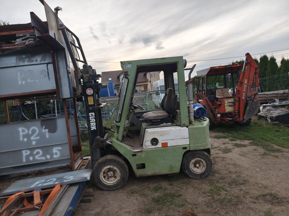 Wózek widłowy Clark 2t LPG kabina