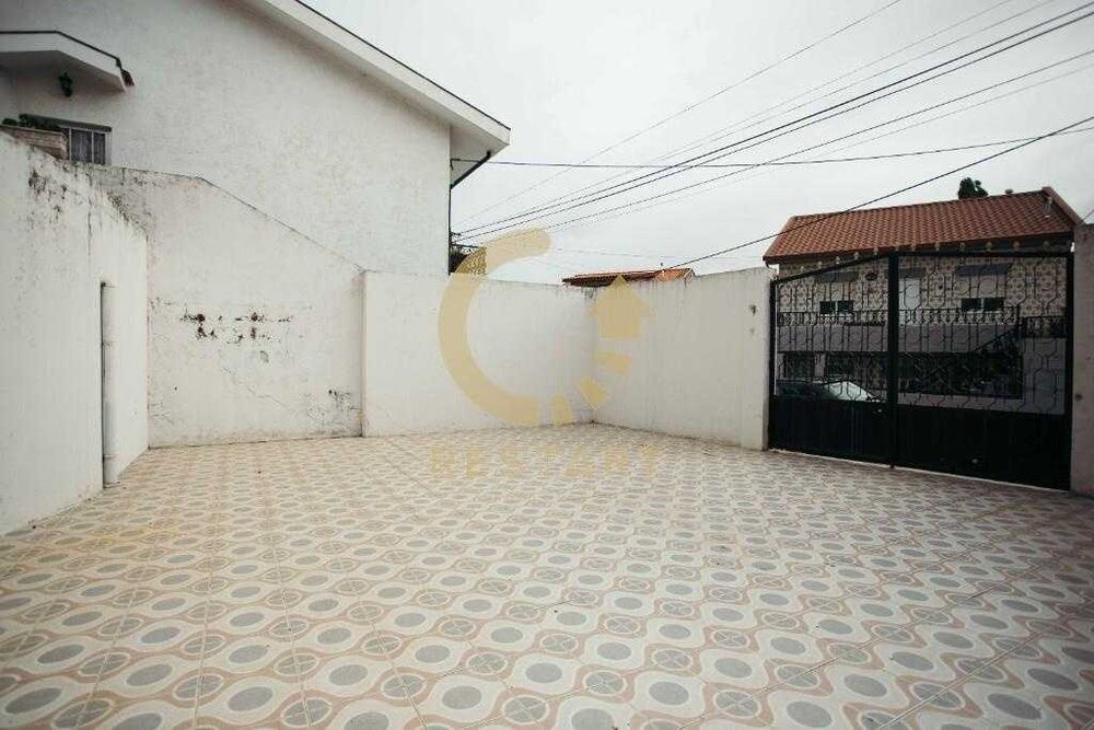 Moradia T3, 3 frentes em Guifões