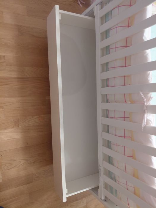 Дитяче ліжечко з натурального дерева