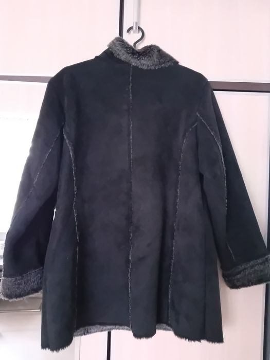 Czarny kożuszek, rozmiar M.