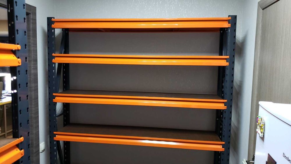 Стелажі підсилені поличні та з ярусами під шини. Металеві. До 4 тонн