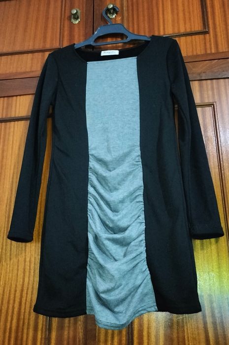 Vestido preto e cinzento