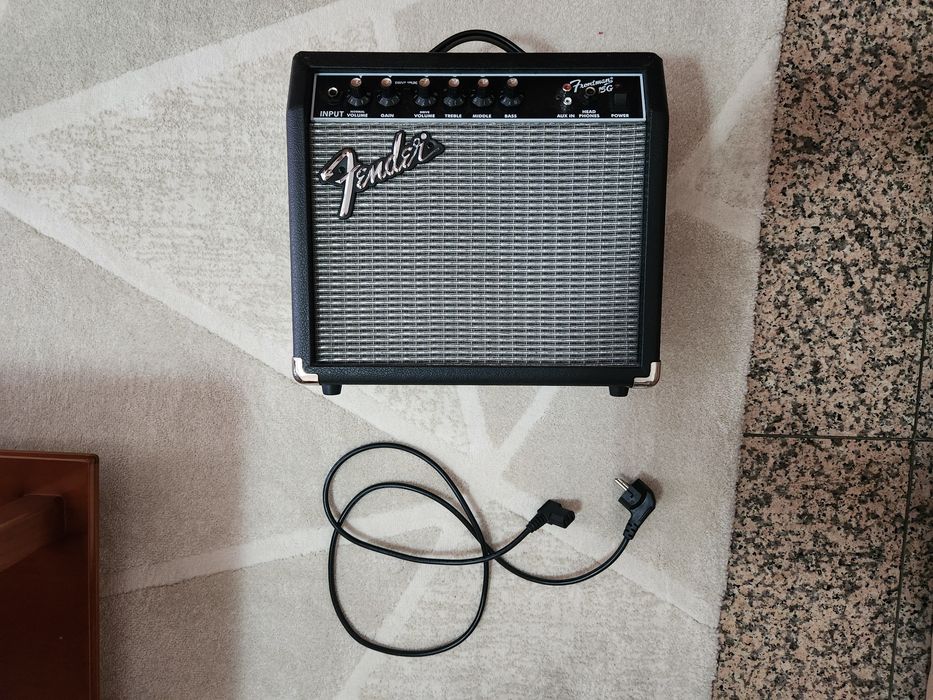 Fender Frontman 15G (Amplificador de Guitarra) - Como Novo