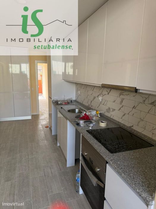 Moradia T4 Transformada Em T3 | Totalmente Remodelada | Casal De Figue