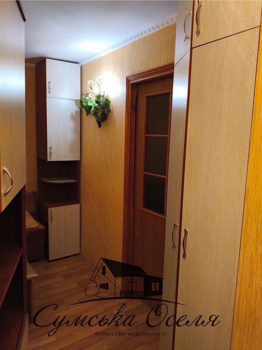 Укомплектована кімната в гуртожитку