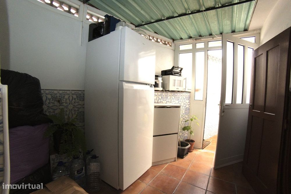 Moradia Térrea com terraço em Moura