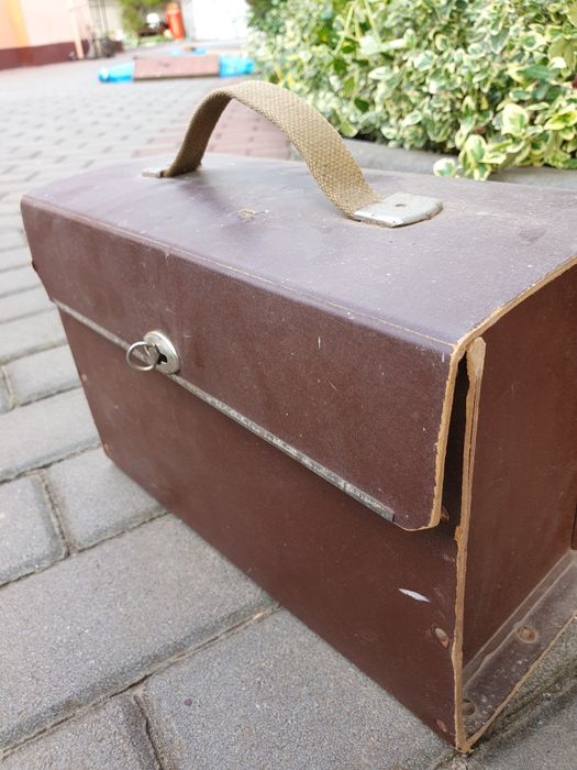 Детскую швейную машину