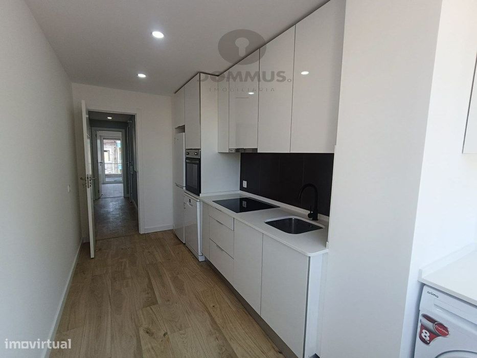 Apartamento T1 Totalmente Remodelado na Damaia — Mina De Água, Lisboa