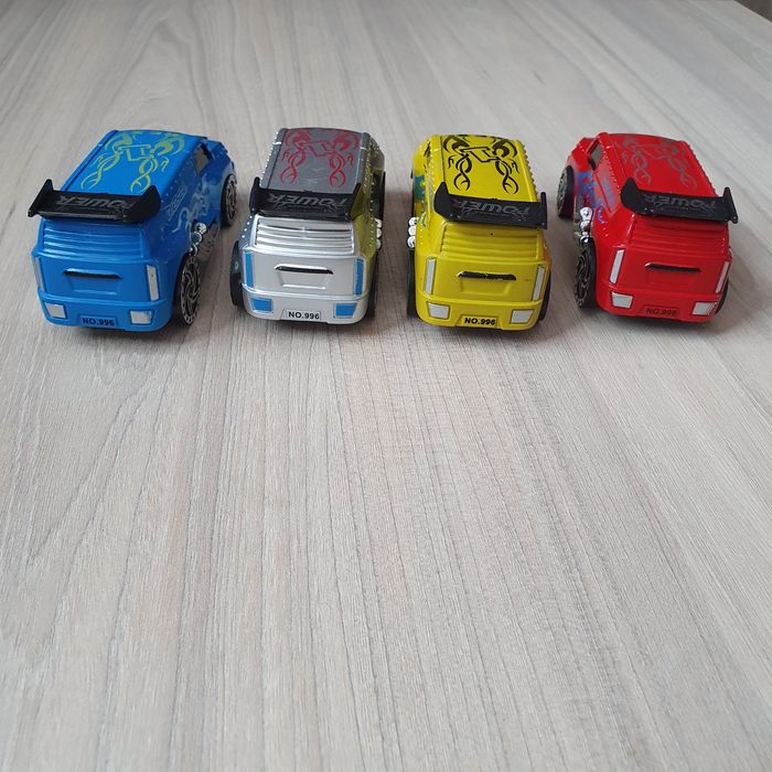 Auta, samochody, zabawki 4 szt