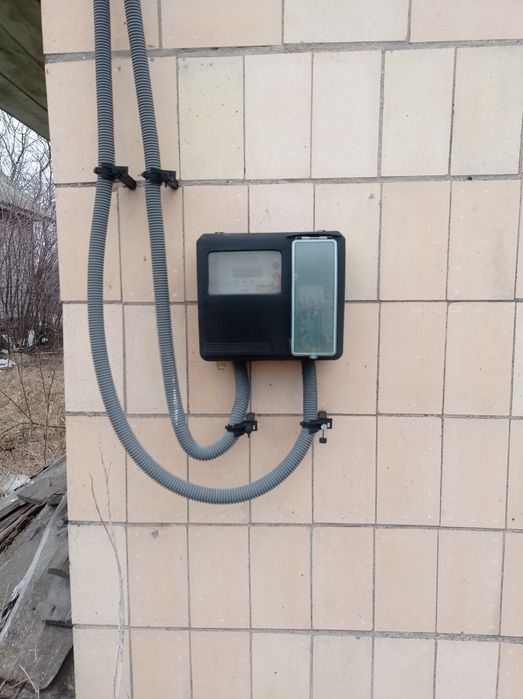 Недобудова в передмісті Чернігова. Село Количівка. Напруга 380 Вольт.