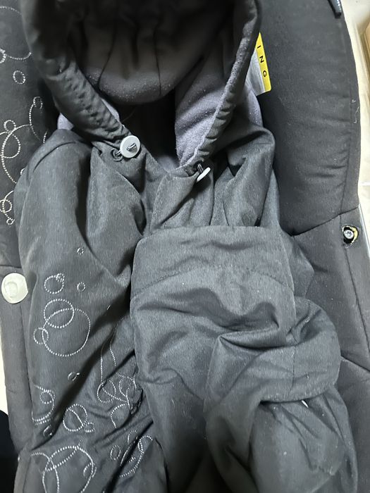 Cadeira auto ovo bebé Confort Pebble + saco cama