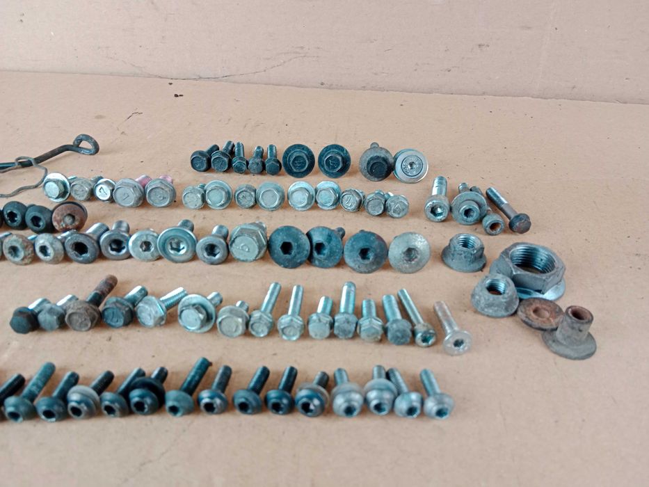 Kawasaki Z1000 SX Śruby Śrubki Owiewek 10-16