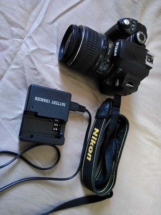 Продам фотоапарат Nikon D60