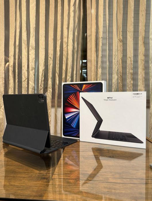 Pack iPad Pro 5ªGEN 256GB (Cellular/M1) + Magic Keyboard PT (Impecável)