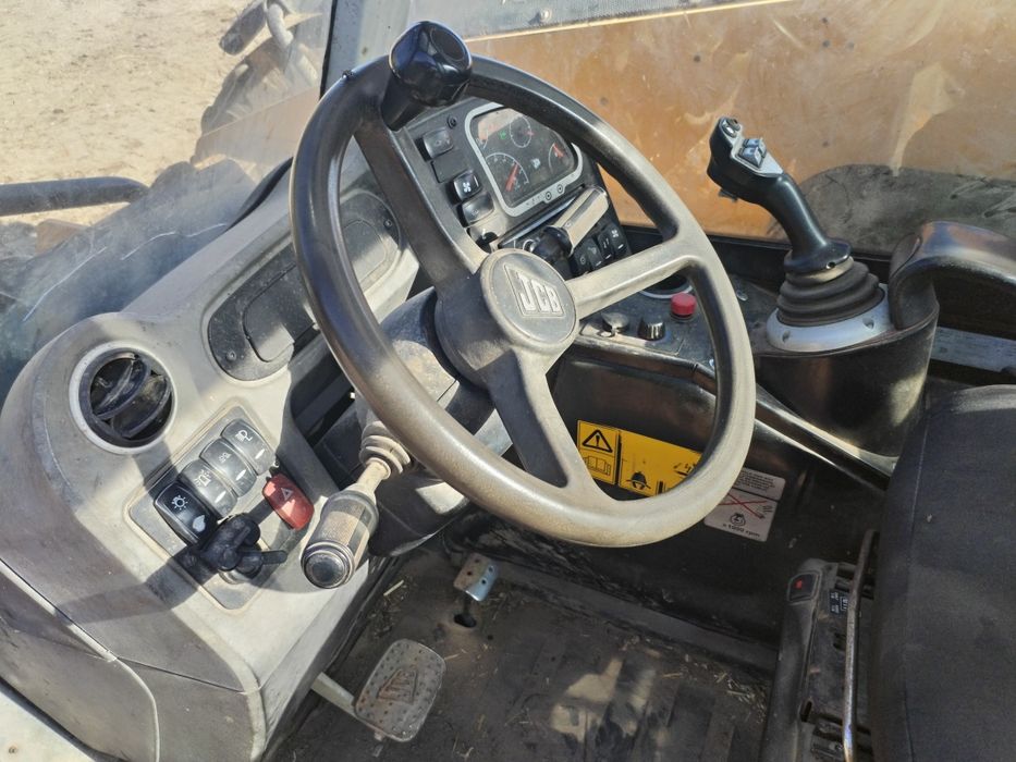Ładowarka teleskopowa JCB 527-58
