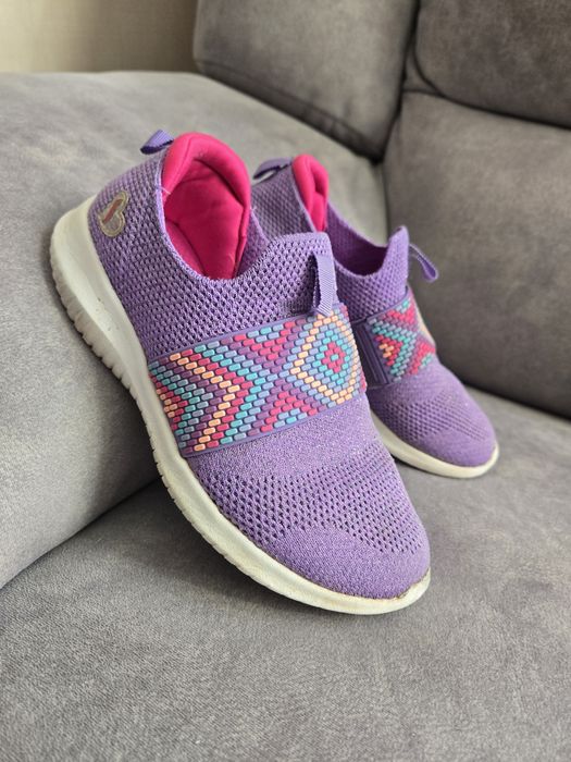 Кроссовки Skechers на девочку. Размер 32