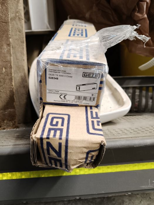 Samozamykacz do drzw