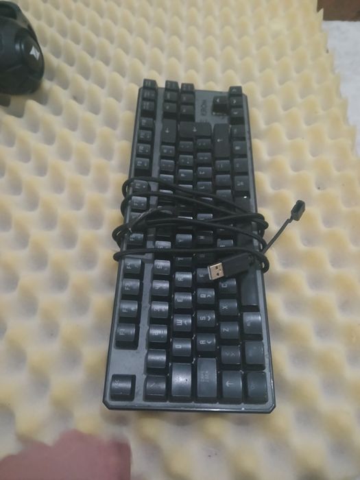 Fones,rato e teclado