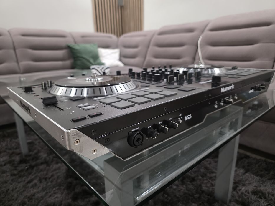 Kontroler Numark ns7ii, konsola Dj, djka