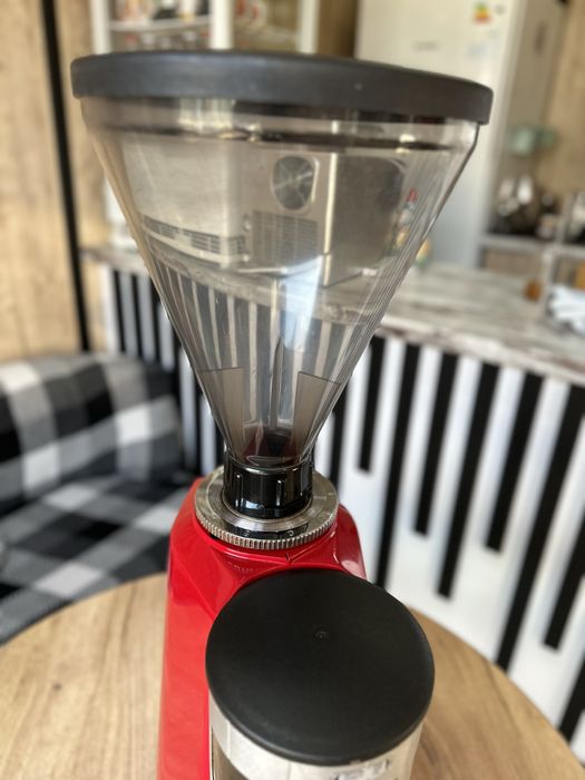 Кавомолка червона італійська автоматична Mazzer Meste luigi