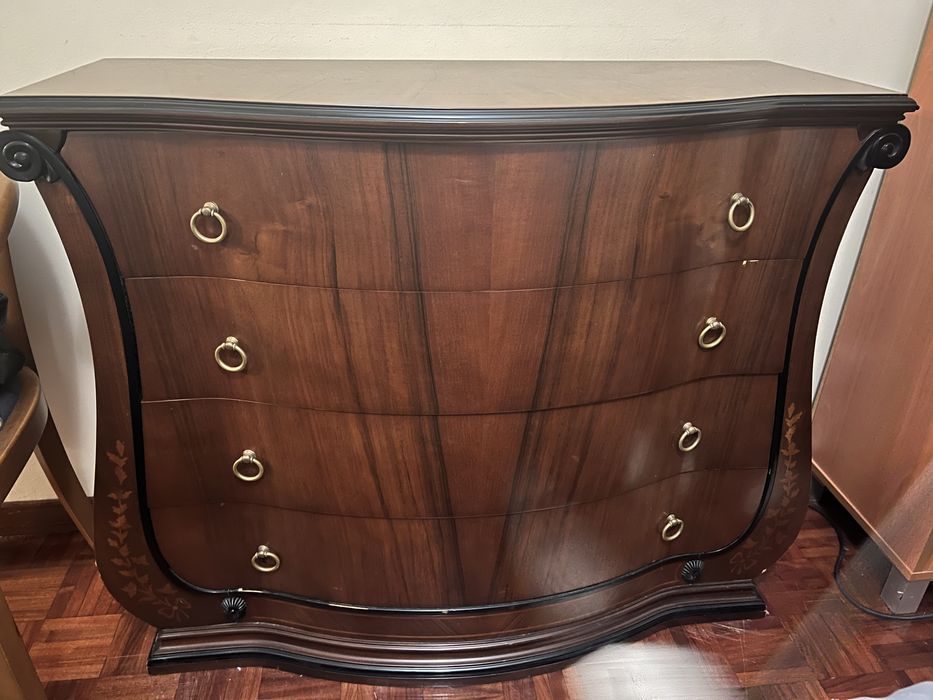 Cómoda estilo clássico